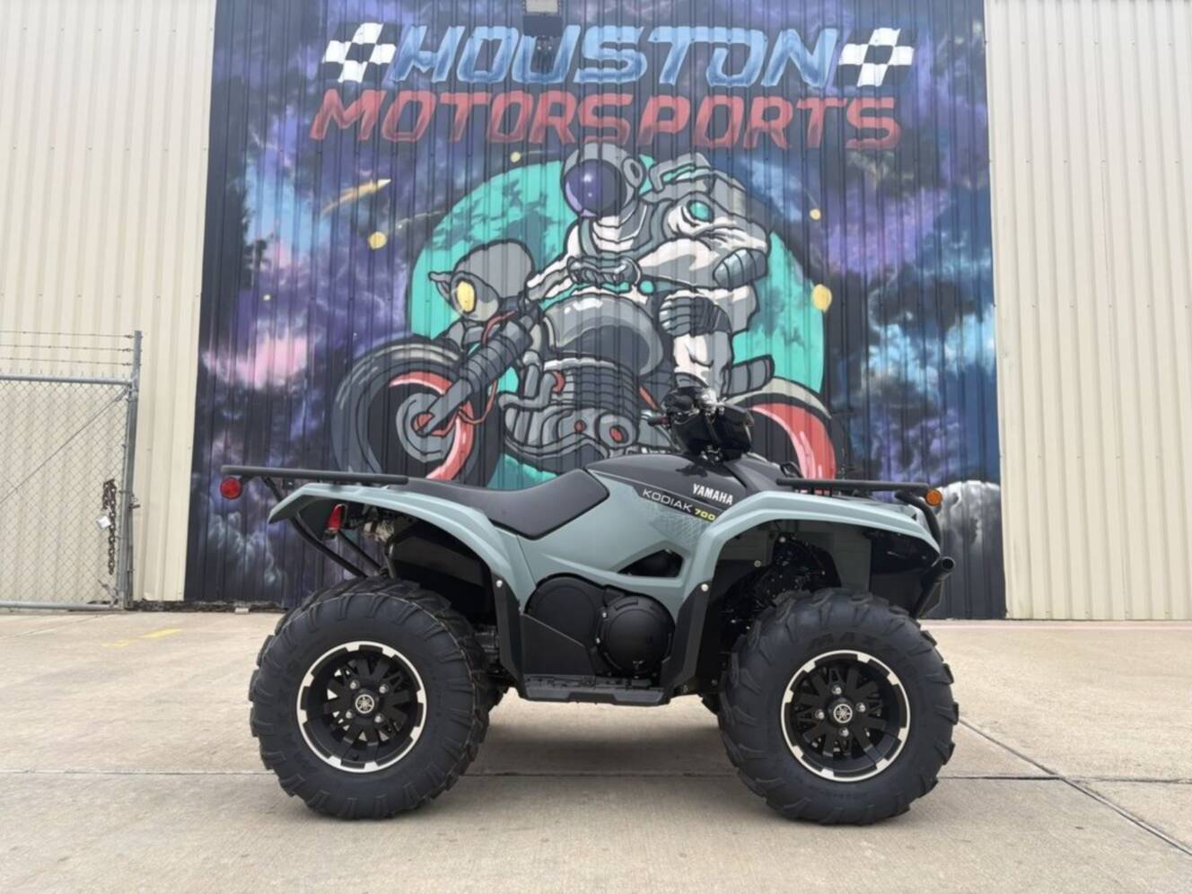 A photo of this 2026 Yamaha Kodiak 700 EPS XT-R