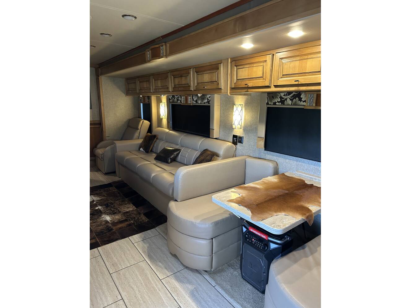 A photo of this 2018 Tiffin Motorhomes ALLEGRO OPEN ROAD 36LA