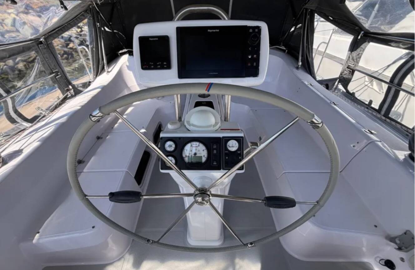 A photo of this 2019 Catalina 385