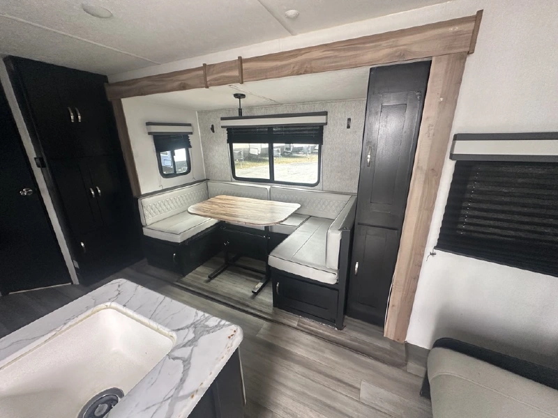 2022 COACHMEN FREEDOM EXPRESS ULTRA LITE 238BHS