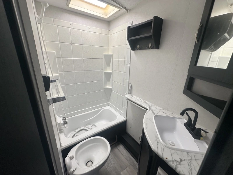 2022 COACHMEN FREEDOM EXPRESS ULTRA LITE 238BHS