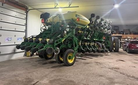 2013 JOHN DEERE 1790 in Elgin, NE