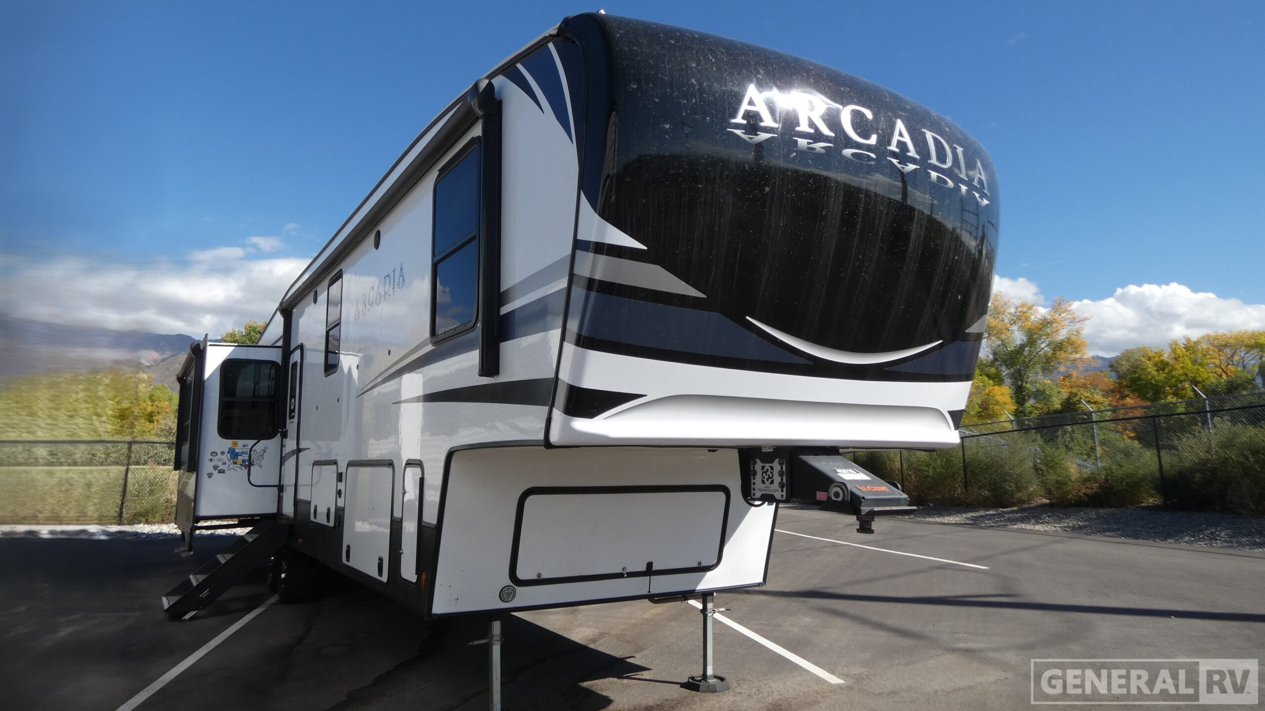 2023 Keystone ARCADIA 3550MB RV