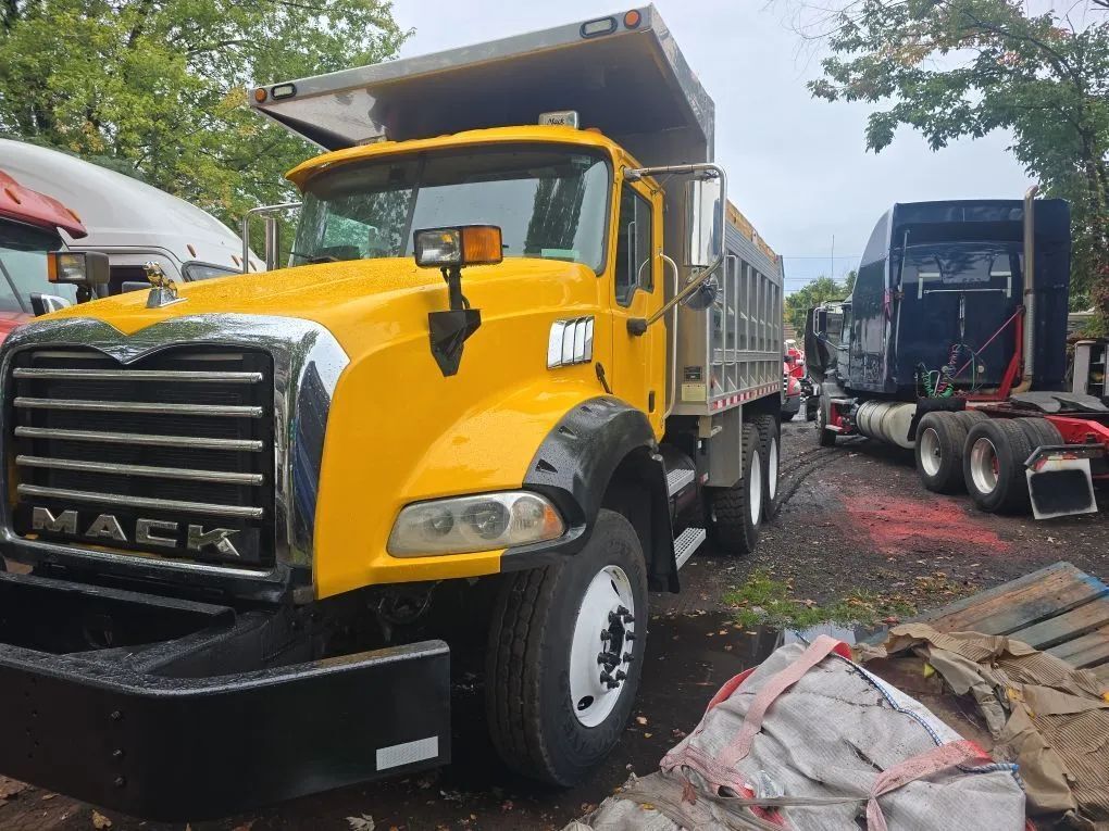 2007 Mack CT713 in Fredericksburg, VA