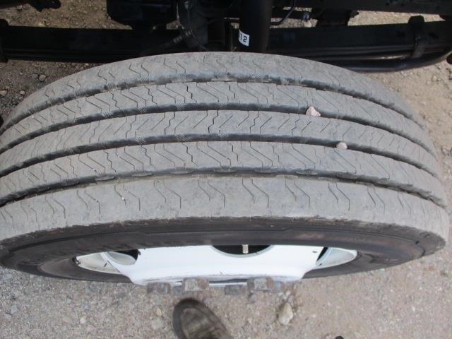 2018 Isuzu NRR photo 4