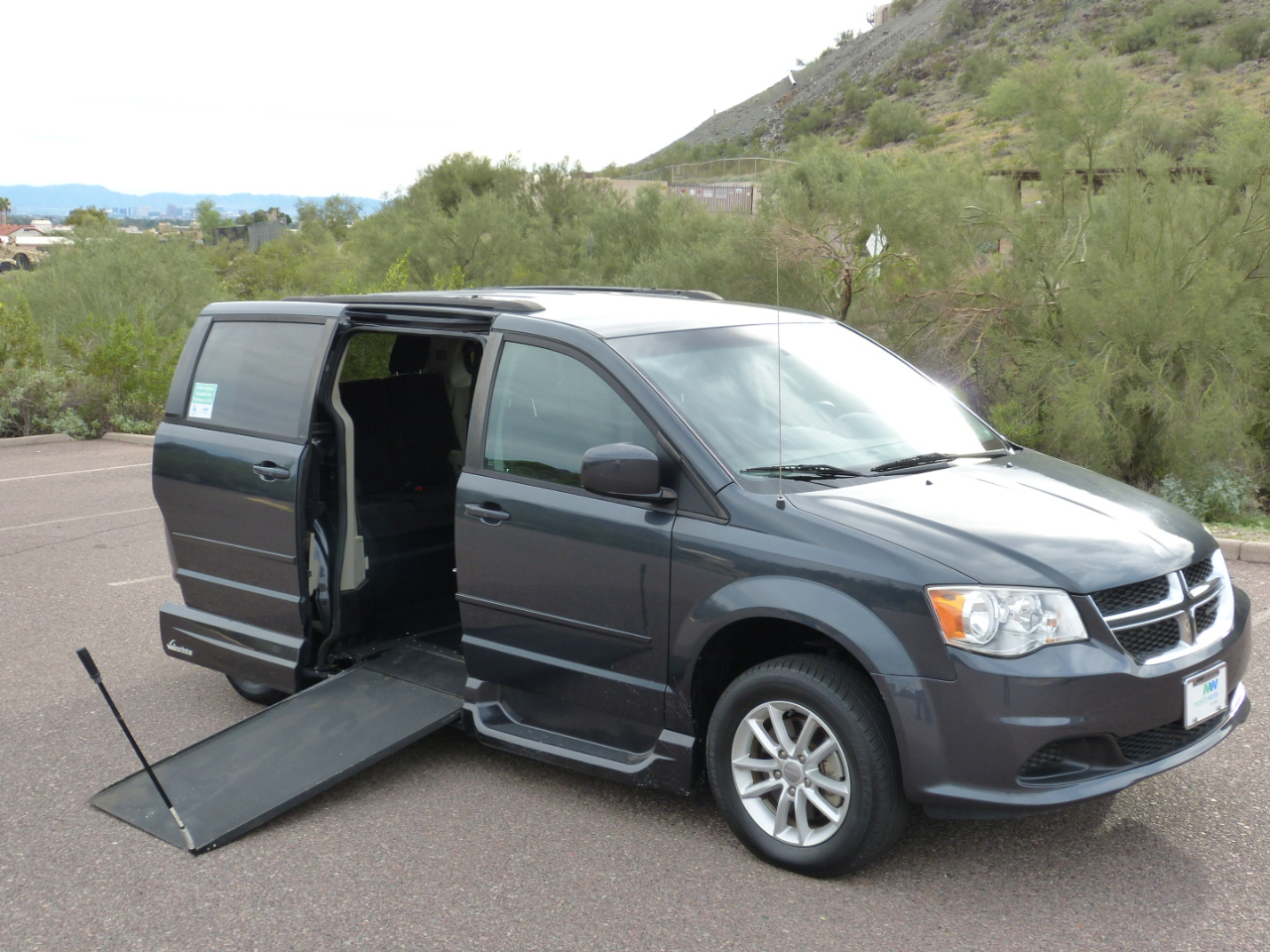 2014 Dodge Grand Caravan SXT photo 4