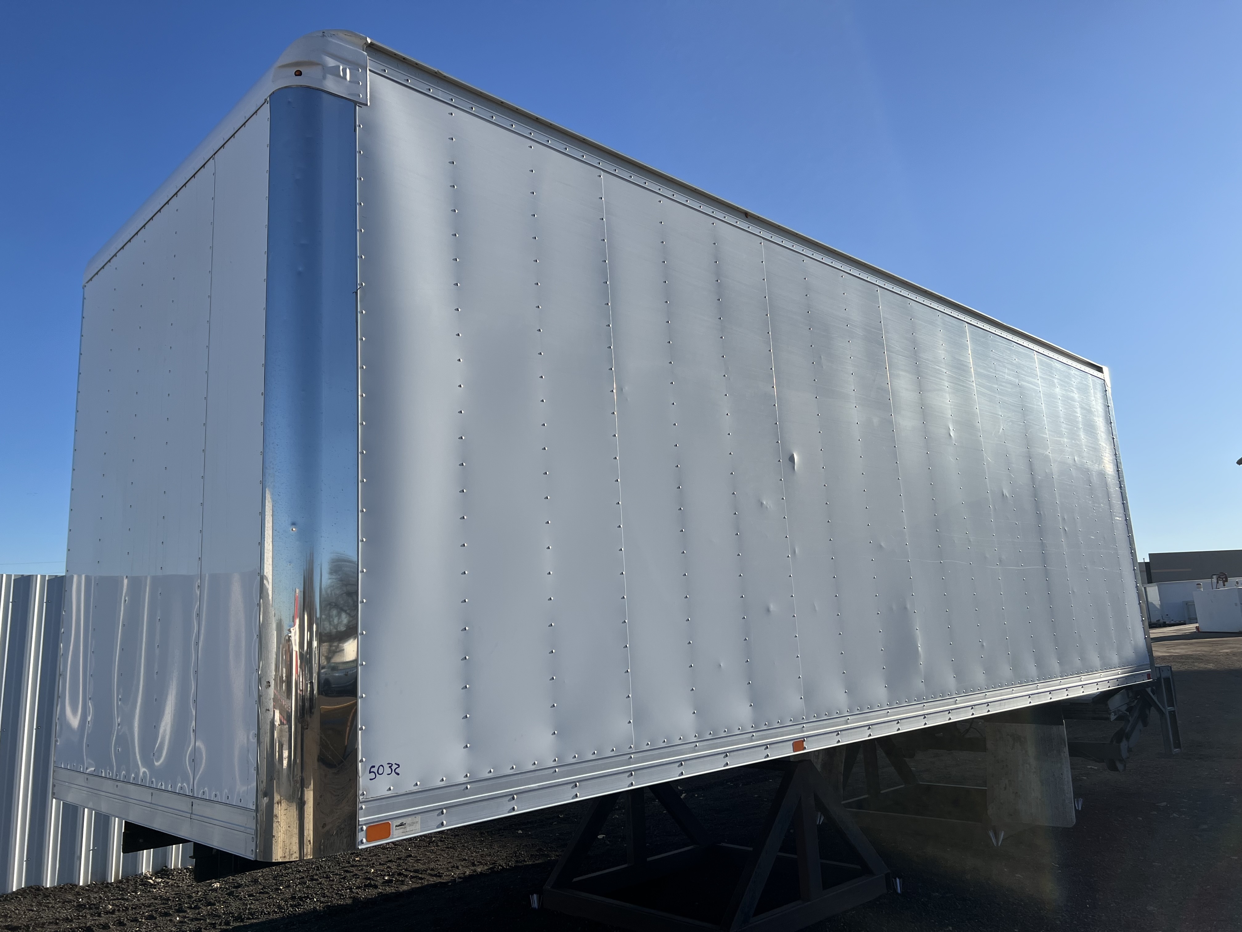 2013 SUMMIT 26'F 102'W 108"H in Denver, CO