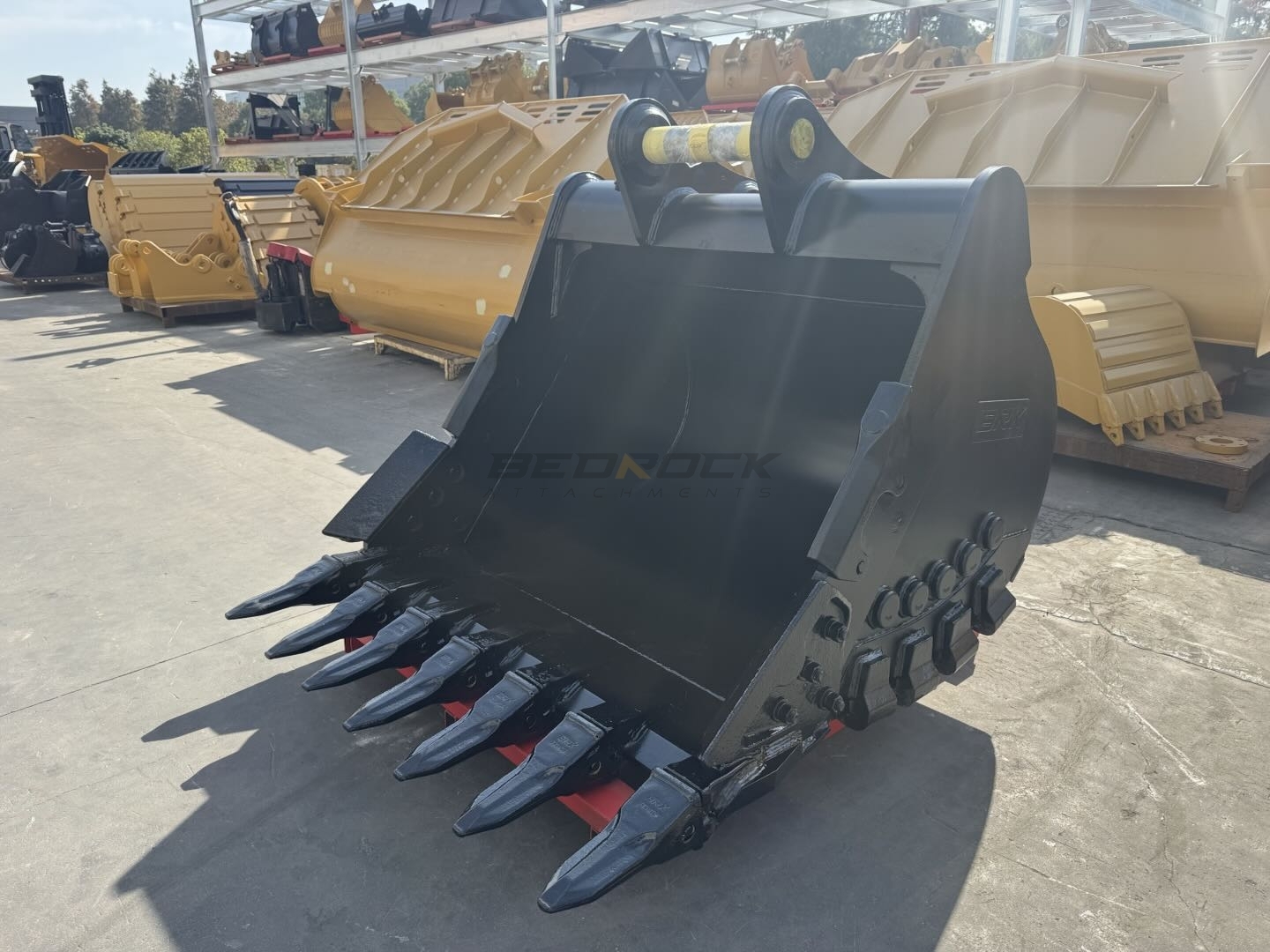 JOHN DEERE John Deere, Hitachi 230/240/250/270/290/300, 60in in Irvine, CA