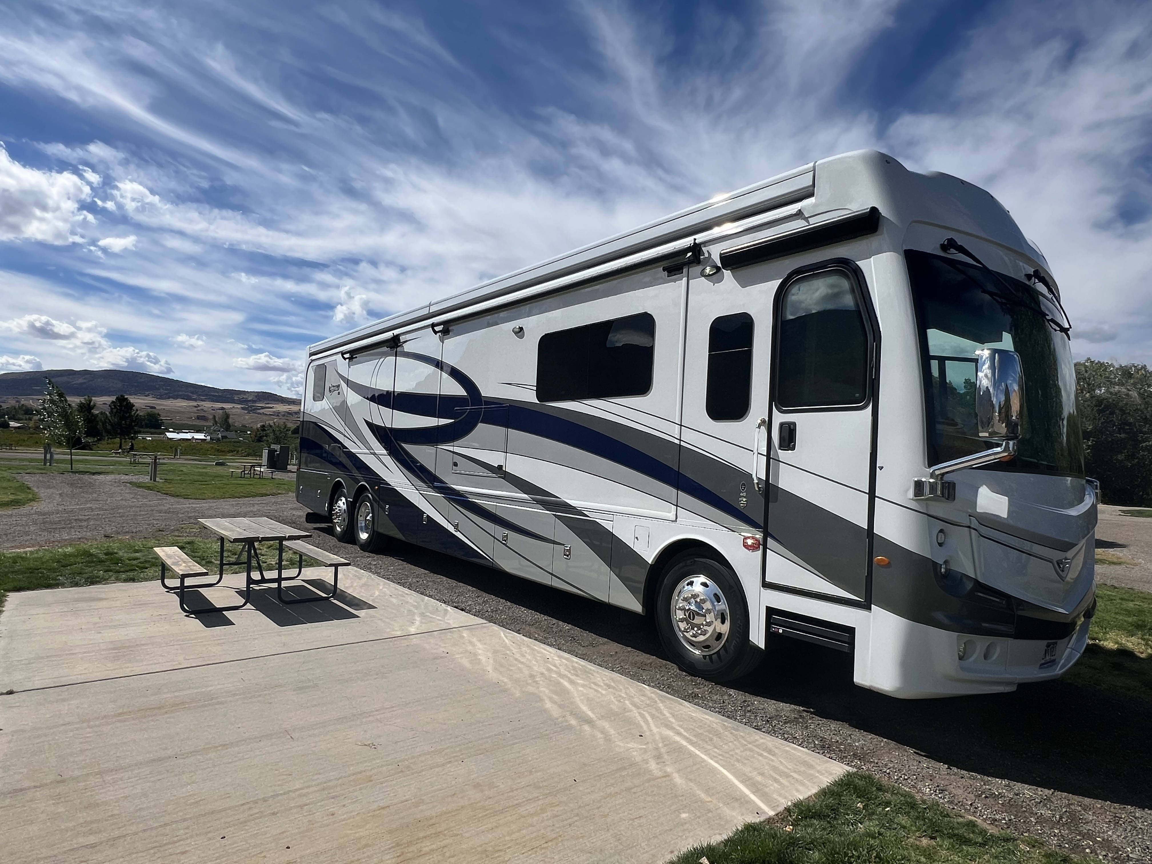 2021 Fleetwood DISCOVERY LXE 44S RV