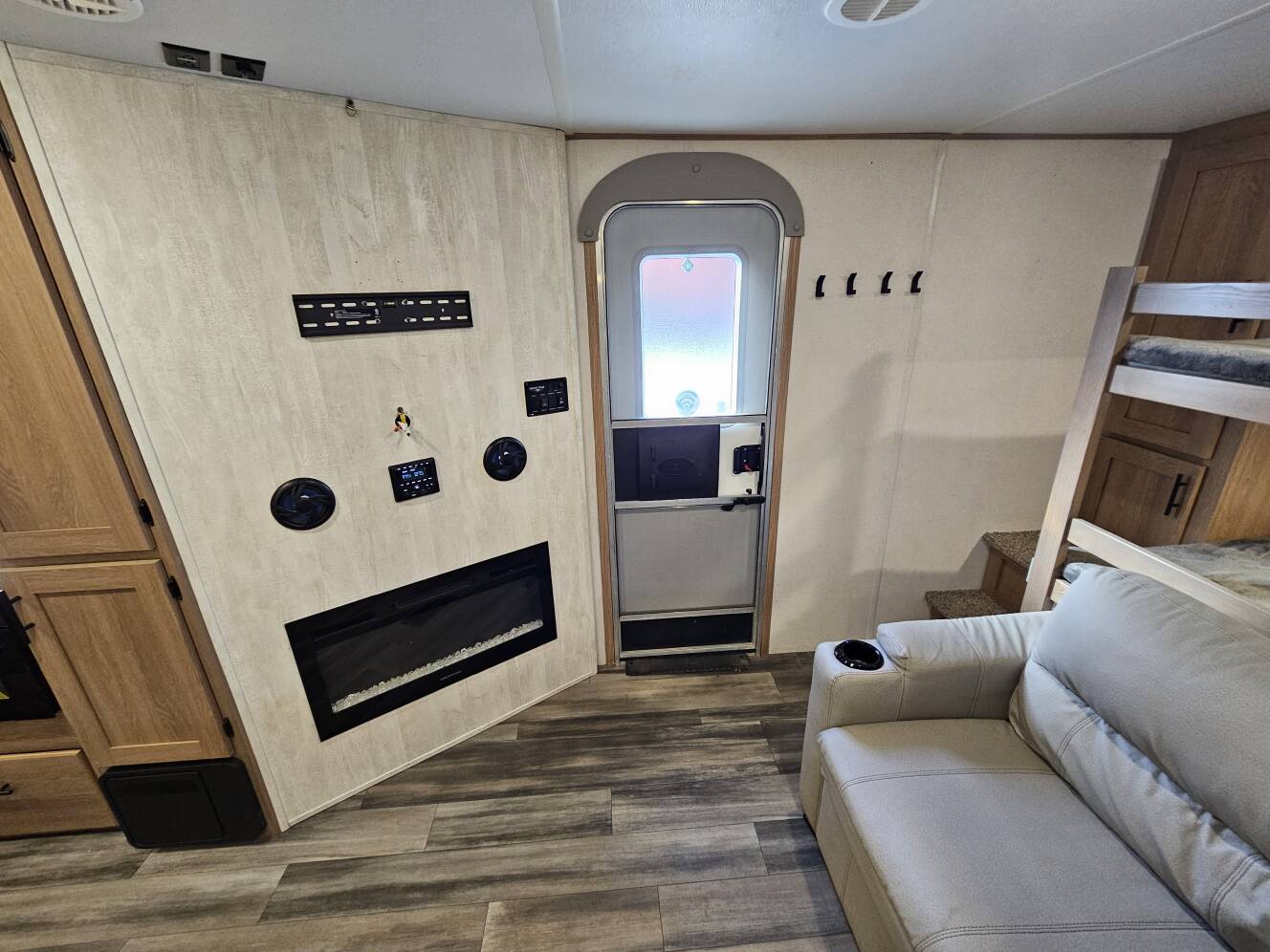 A photo of this 2022 Prime Time AVENGER 28BHS