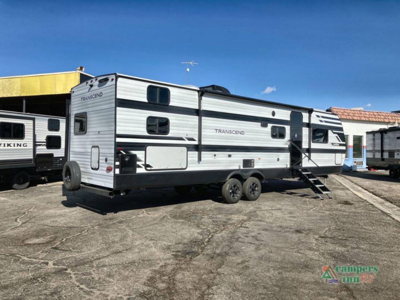 A photo of this 2025 Grand Design Transcend Xplor 335BHT