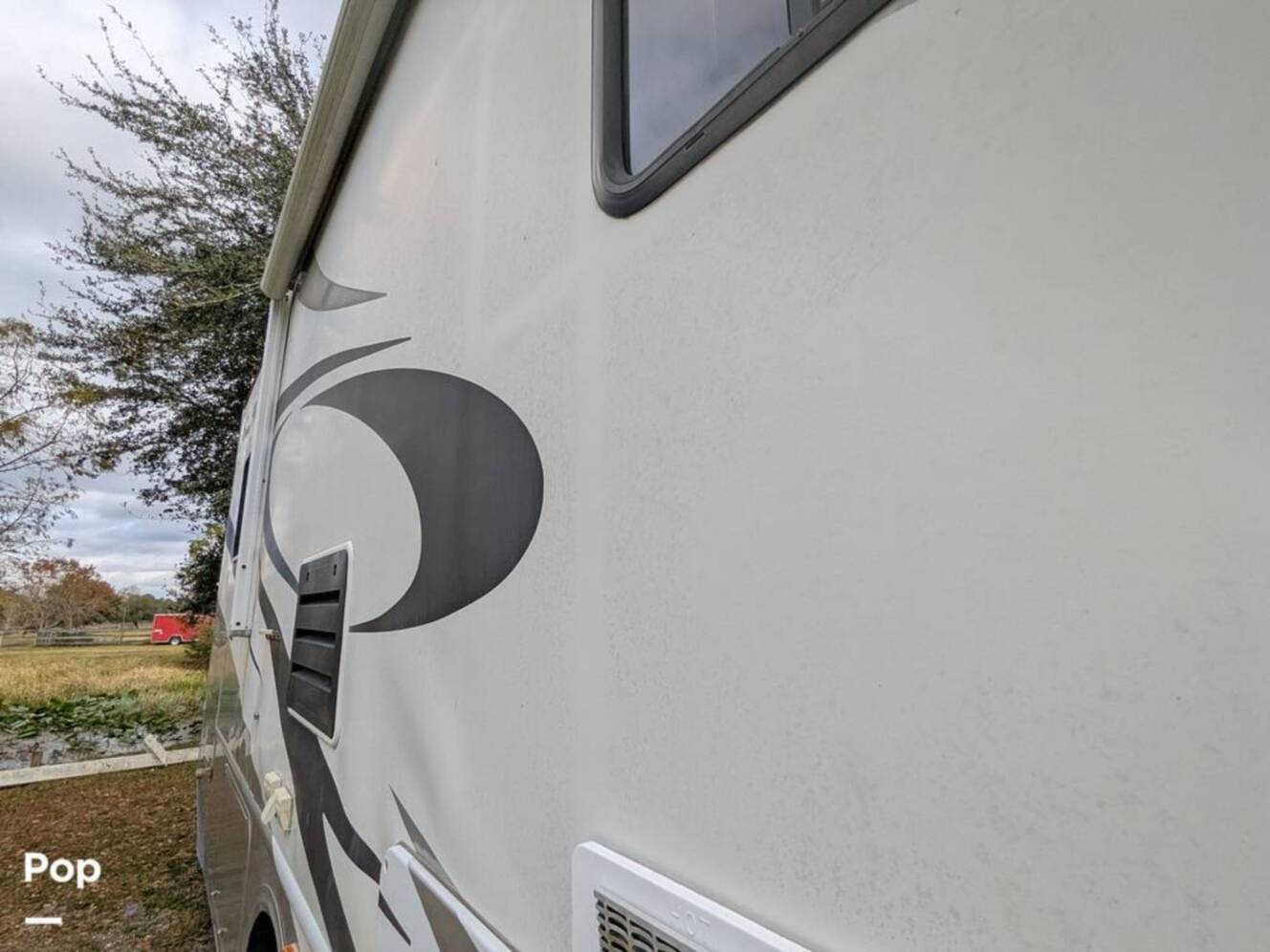A photo of this 2008 Four Winds Kodiak 32B