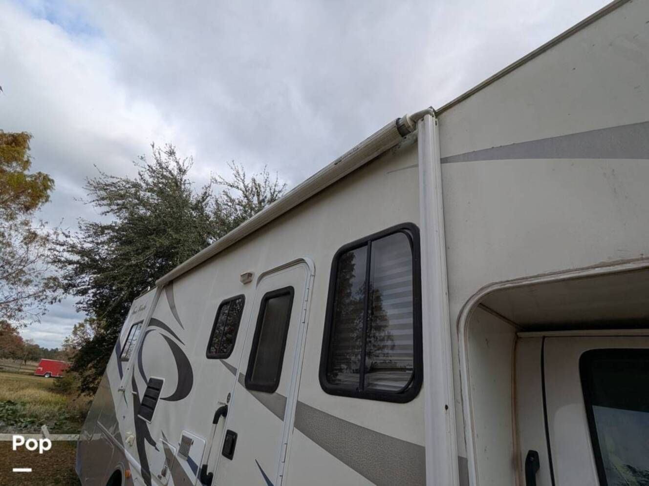 A photo of this 2008 Four Winds Kodiak 32B