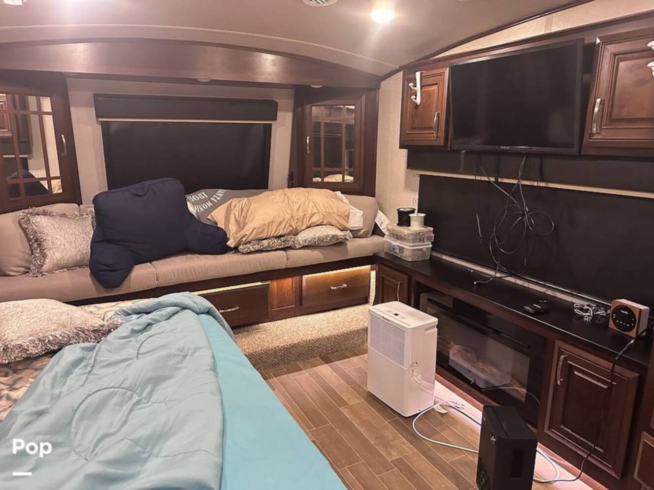 A photo of this 2019 Jayco Pinnacle 36SSWS