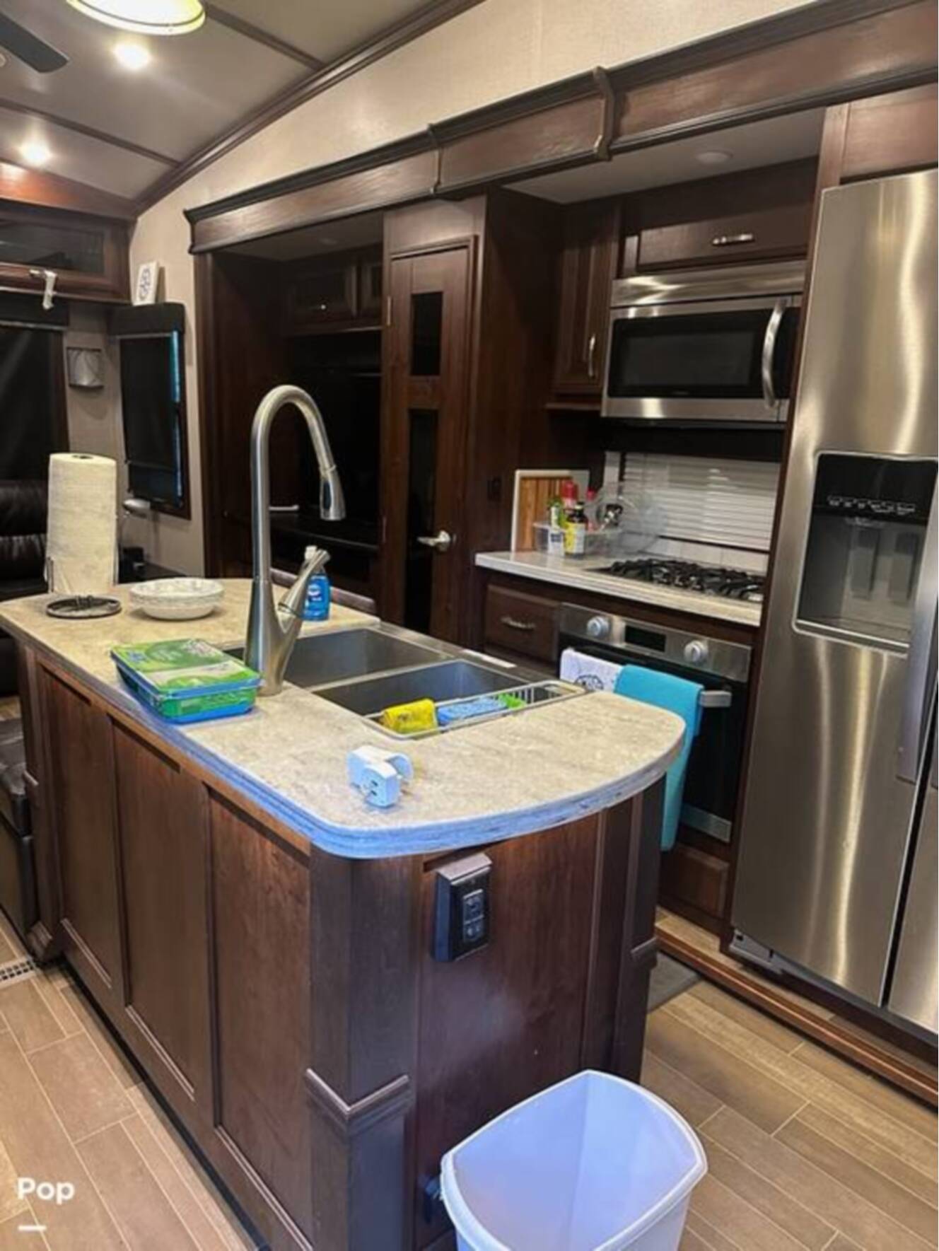 A photo of this 2019 Jayco Pinnacle 36SSWS