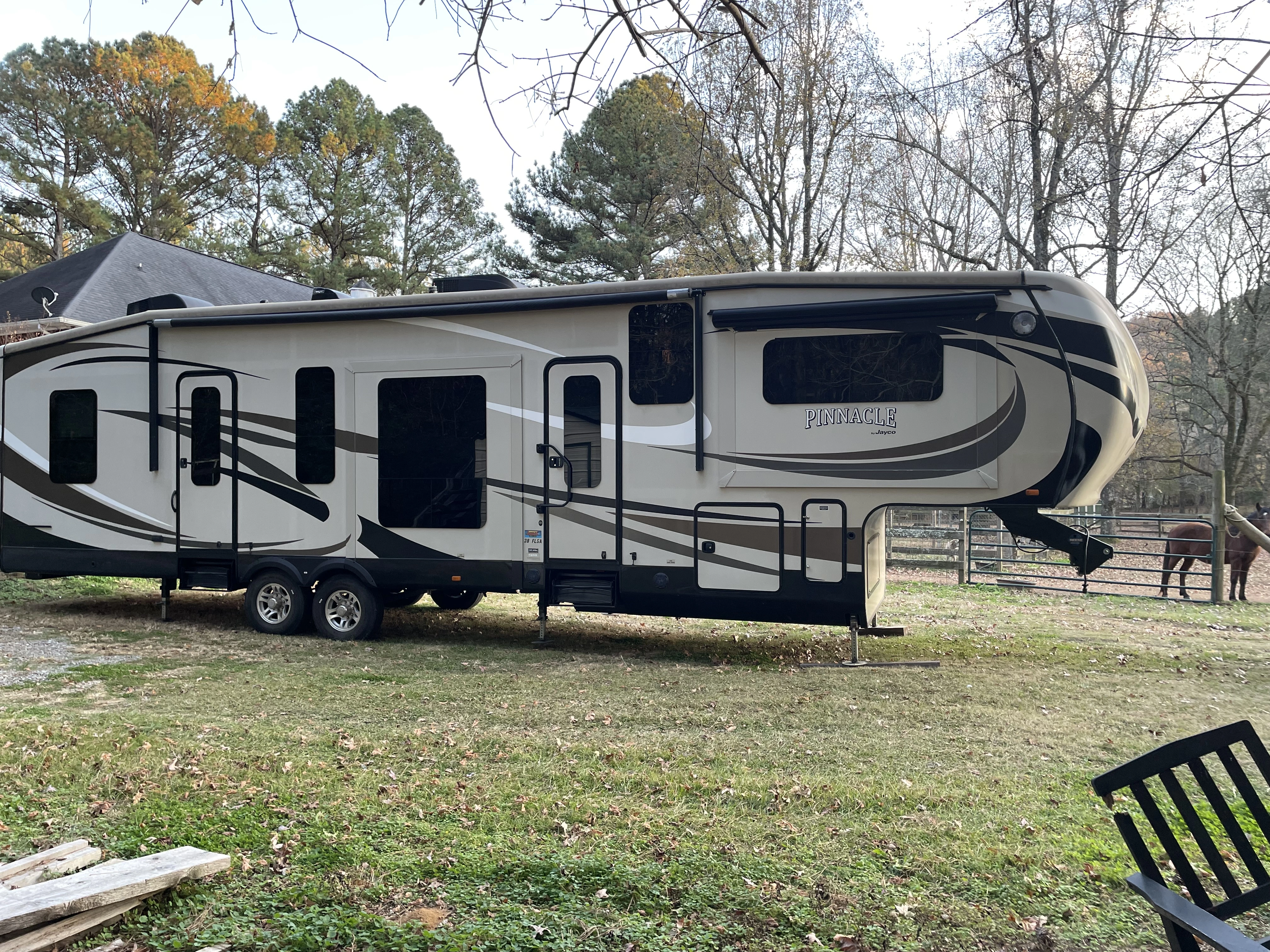 2015 Jayco PINNACLE 38FLSA RV
