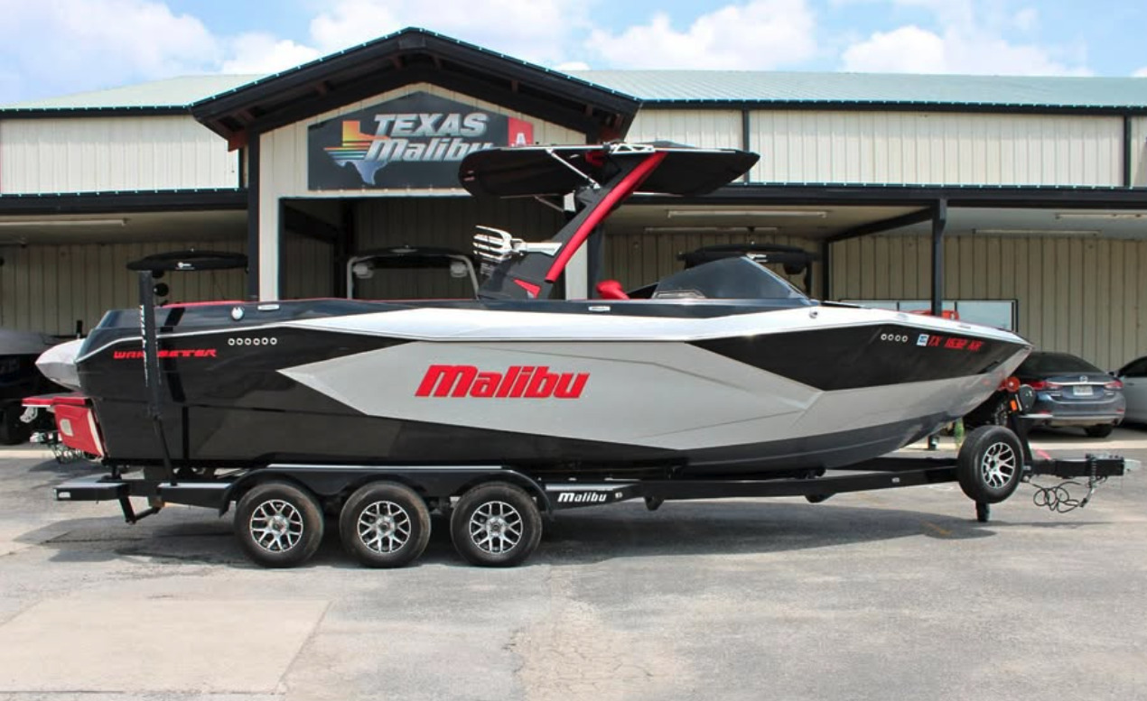 2023 Malibu Wakesetter Lsv Ski and Wakeboard Boat boat