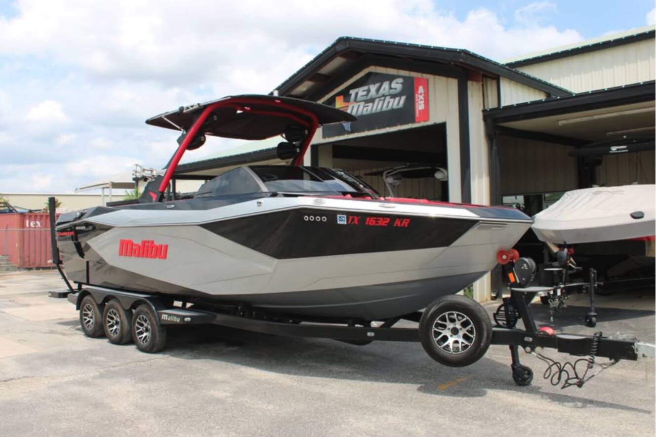 A photo of this 2023 Malibu Wakesetter Lsv