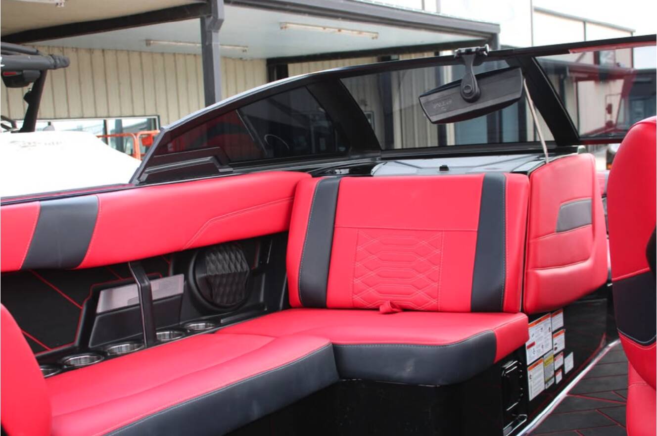 A photo of this 2023 Malibu Wakesetter Lsv
