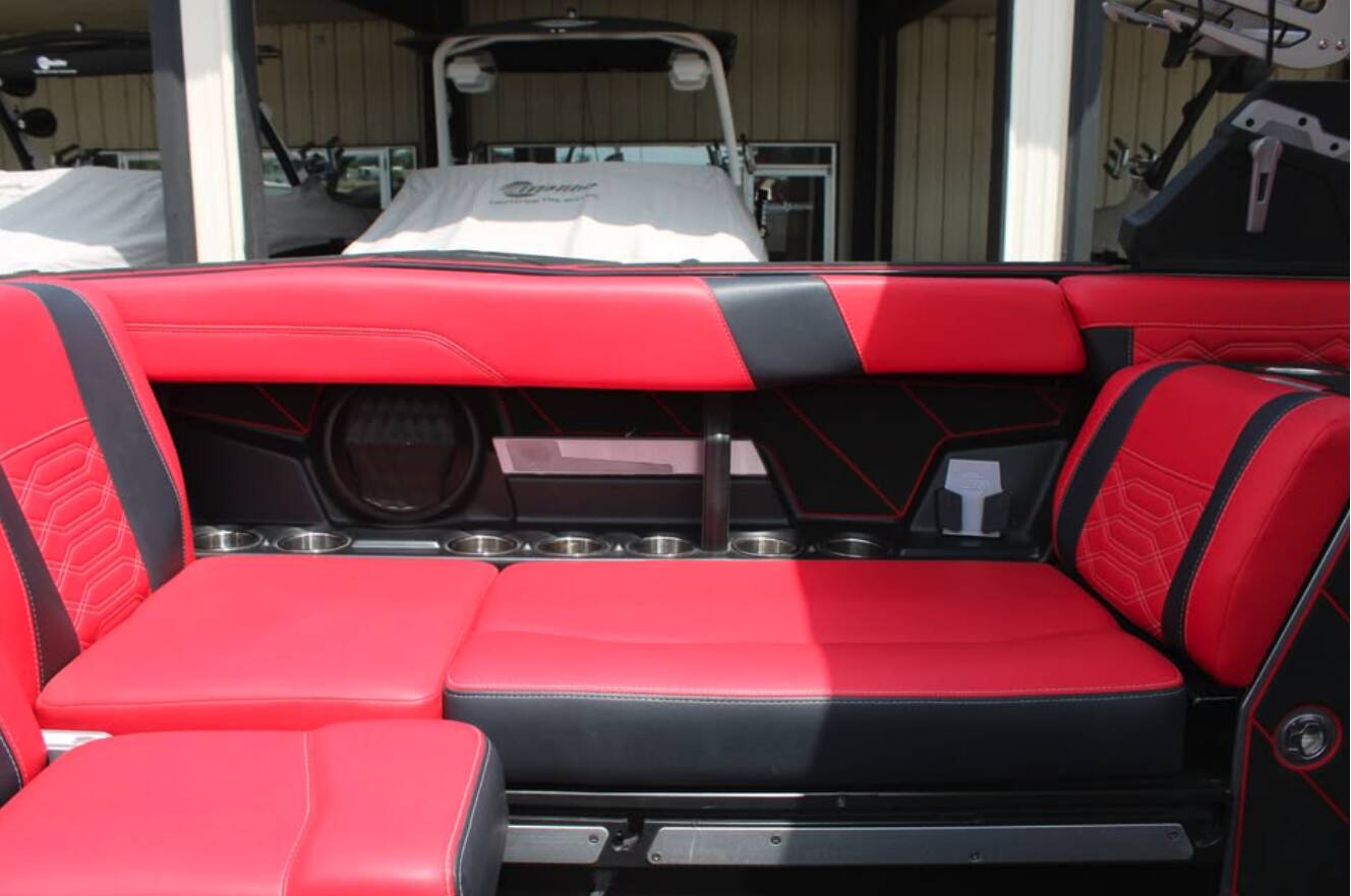 A photo of this 2023 Malibu Wakesetter Lsv