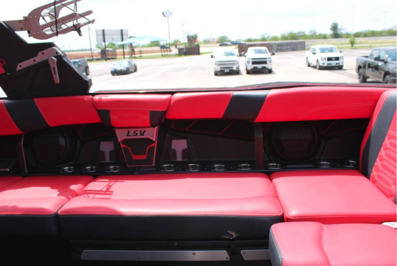 A photo of this 2023 Malibu Wakesetter Lsv