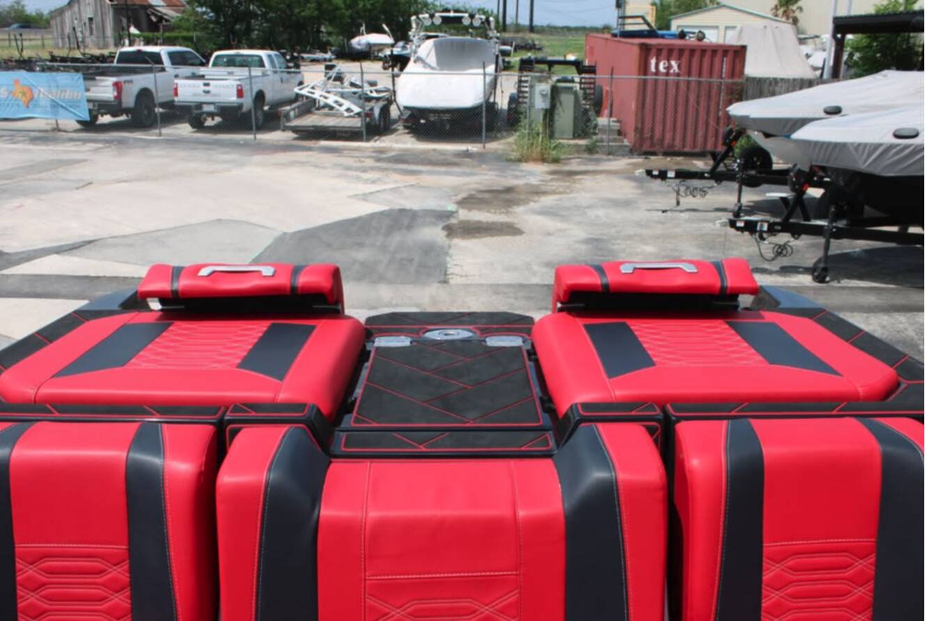 A photo of this 2023 Malibu Wakesetter Lsv