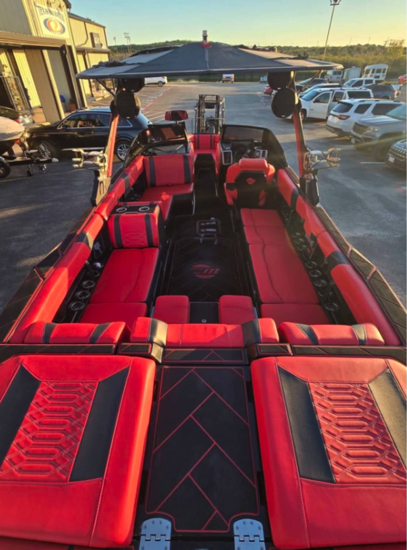 A photo of this 2023 Malibu Wakesetter Lsv