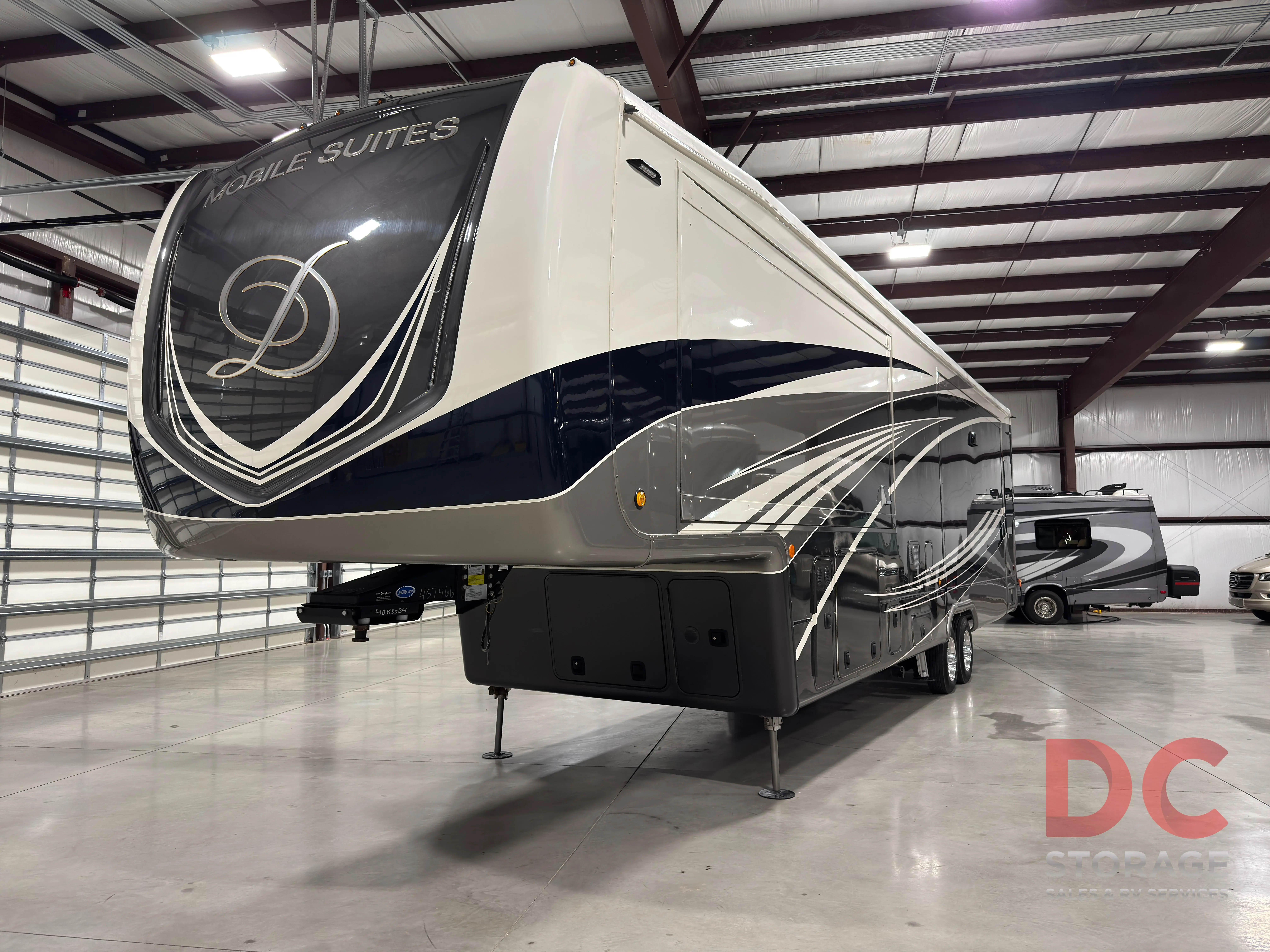 2021 DRV MOBILE SUITES 40KSSB4 RV