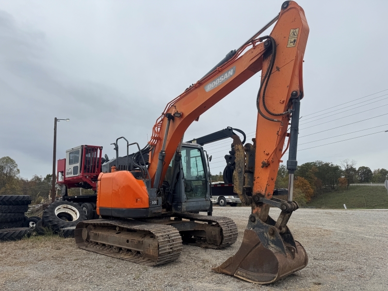 2015 DOOSAN DX140LCR-5 in Lewisville, OH