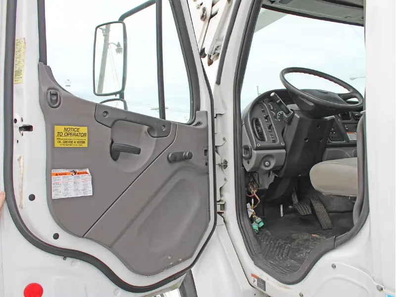 2015 FREIGHTLINER M2 106 Truck w/TEREX STC-55 HI-RANGER MATERIAL HANDLING AERIAL DEVICE-BUCKET TRUCK 
