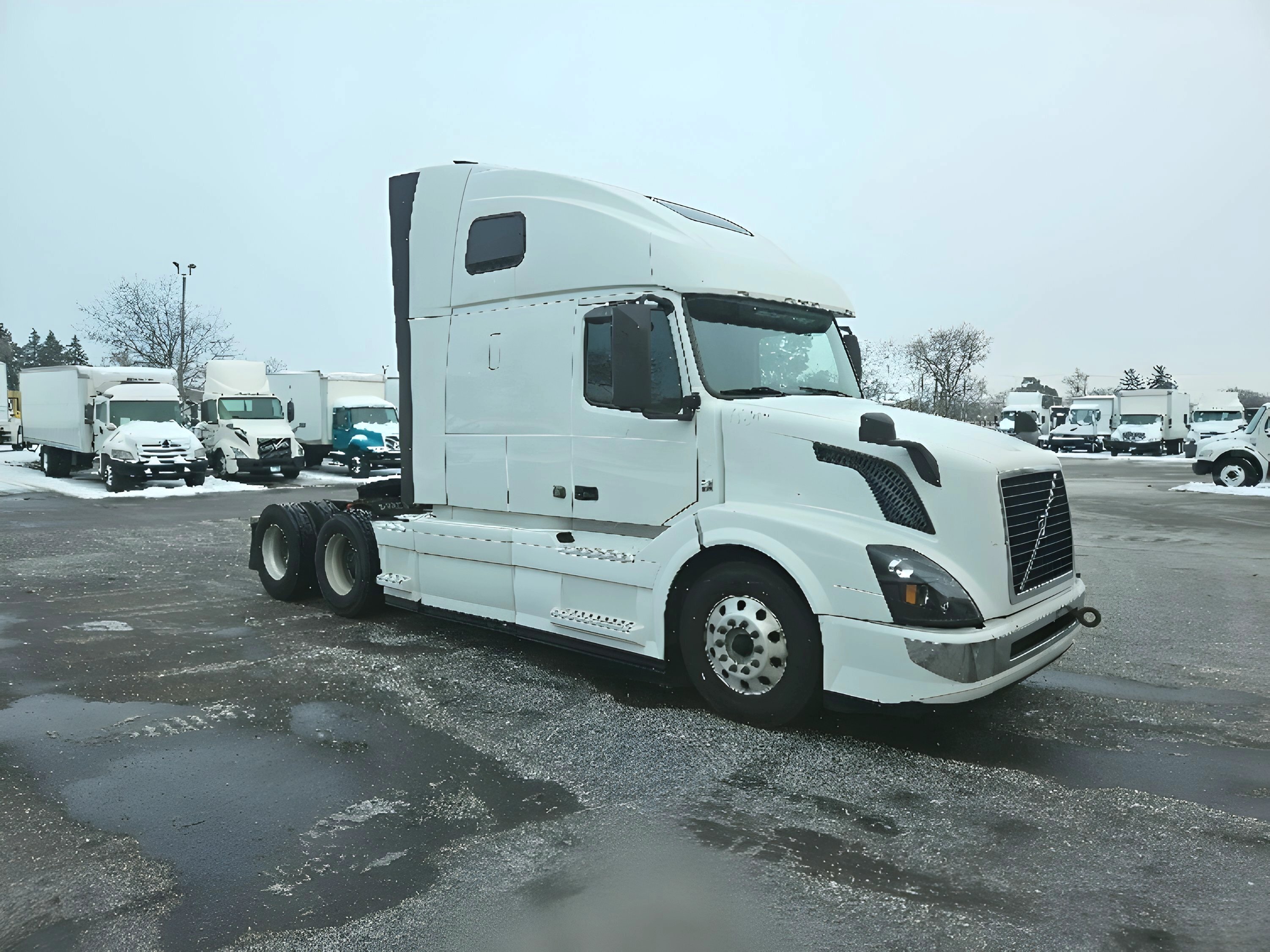 2017 VOLVO VNL64T670 in Roseville, MN