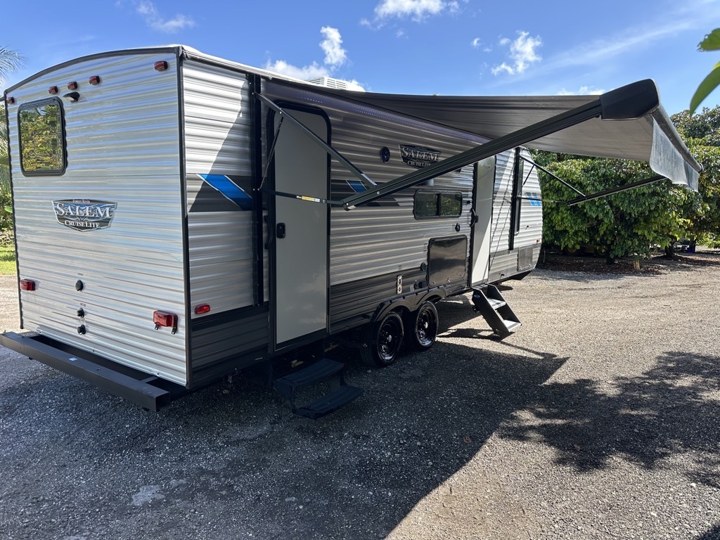 2022 Forest River SALEM CRUISE LITE 240BHXL in miami FL