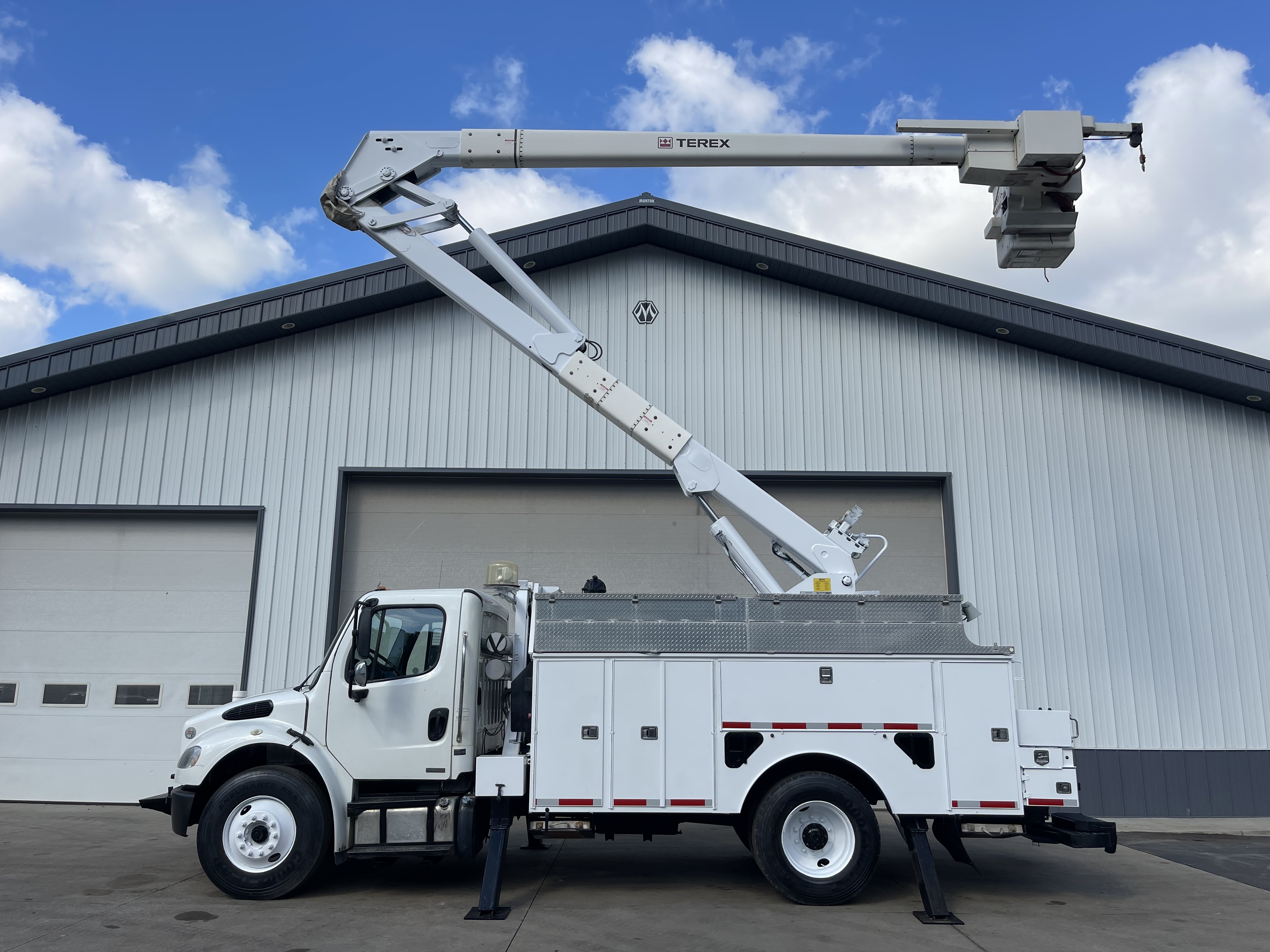 2012 FREIGHTLINER BUSINESS CLASS M2 106 in Battle Creek, MI