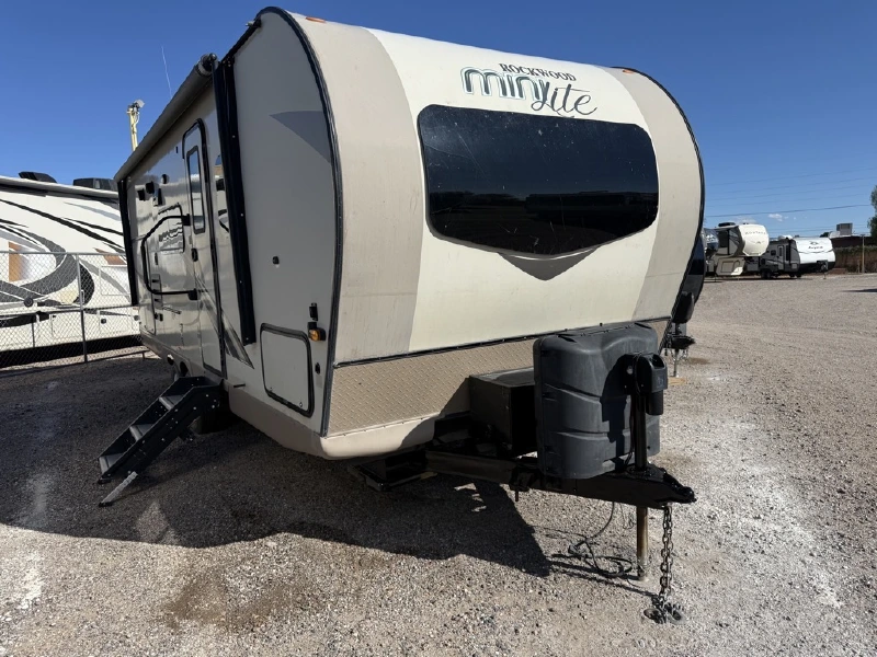 2019 FOREST RIVER ROCKWOOD MINI LITE 2507S