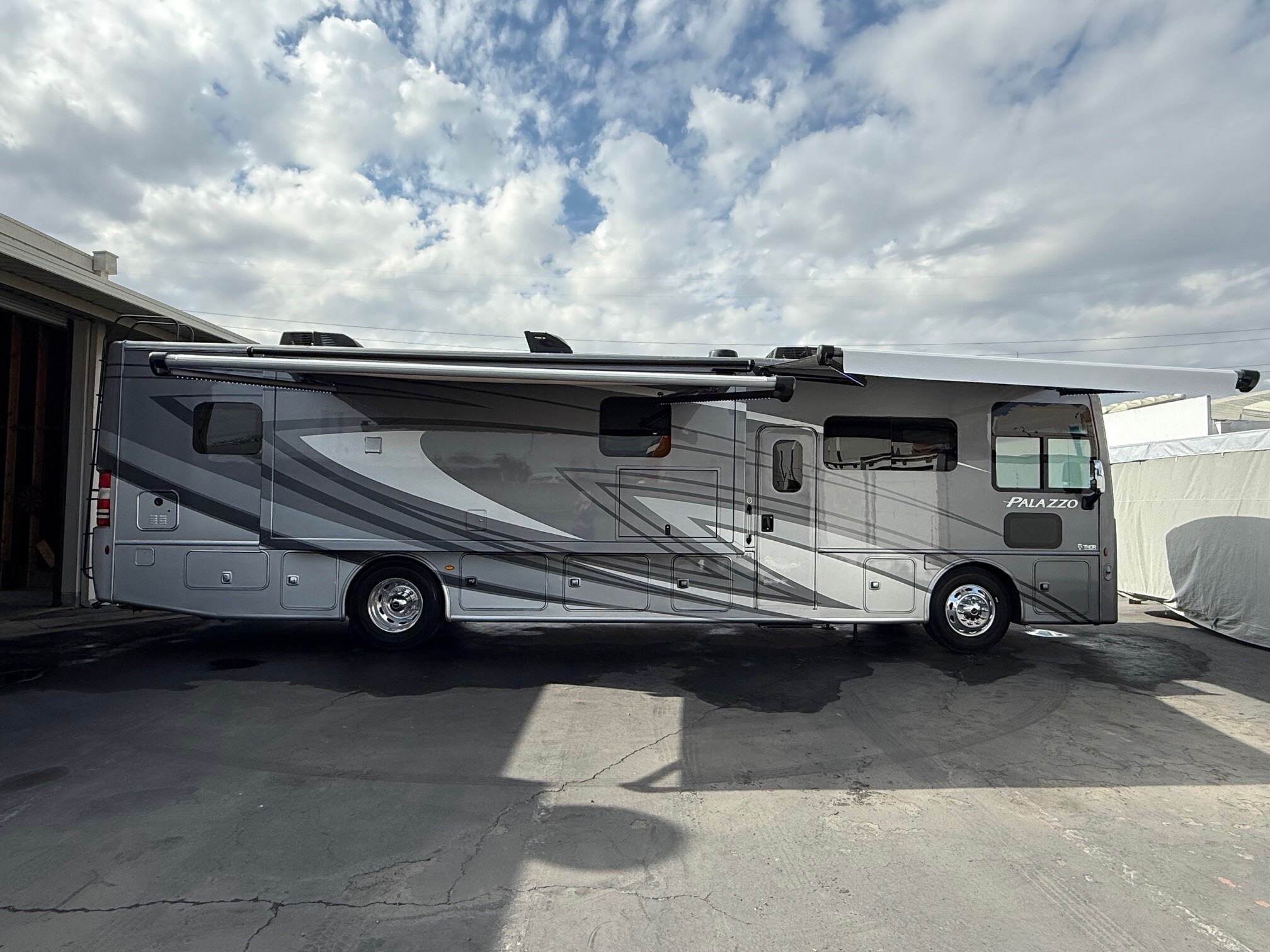 2023 Thor Motor Coach PALAZZO 37 4 in rossmoor CA