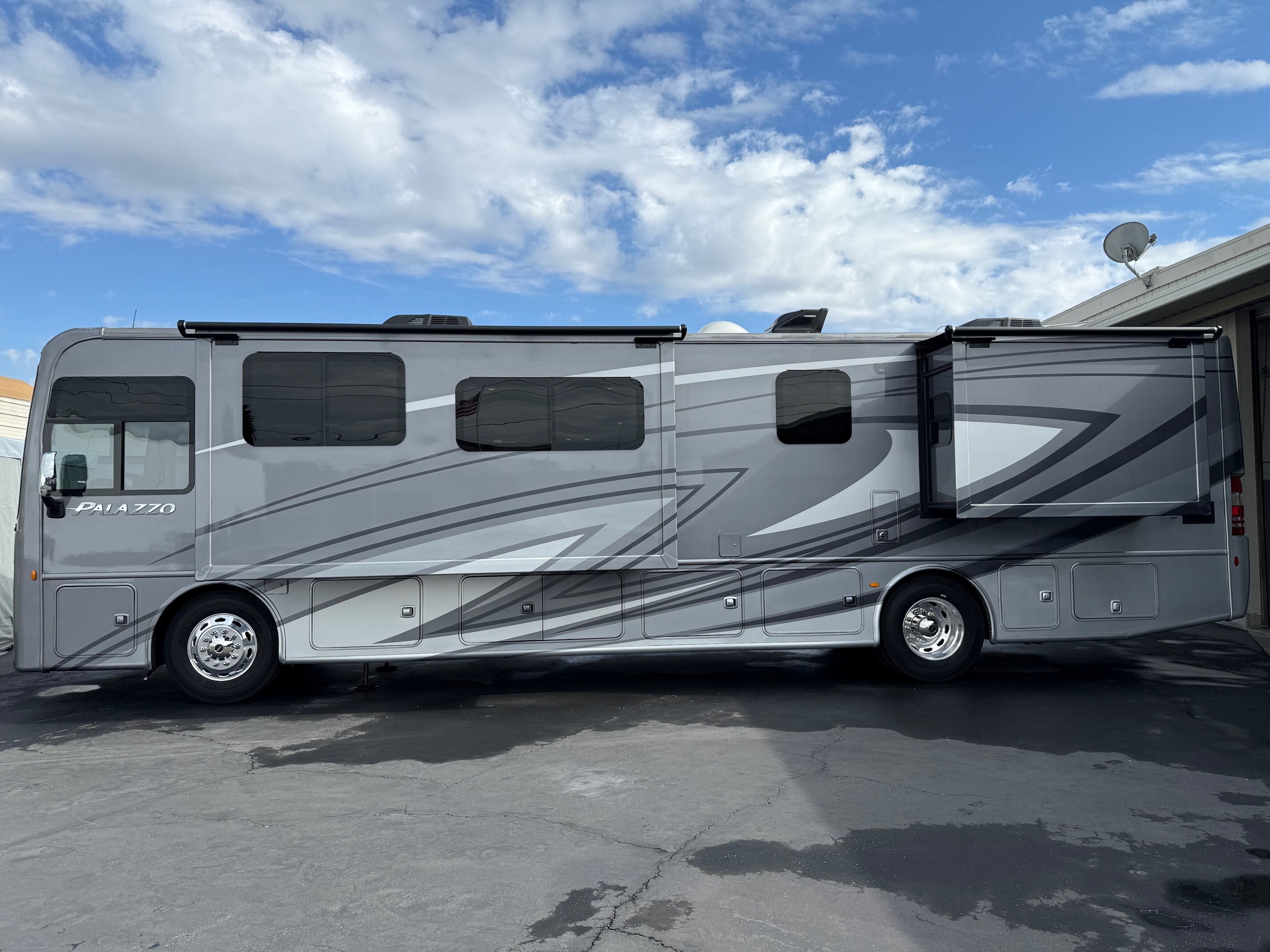 2023 Thor Motor Coach PALAZZO 37 4 RV