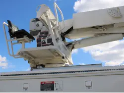 2007 INTERNATIONAL 7300 4x4 w/ALTEC DM47 TR DIGGER DERRICK
