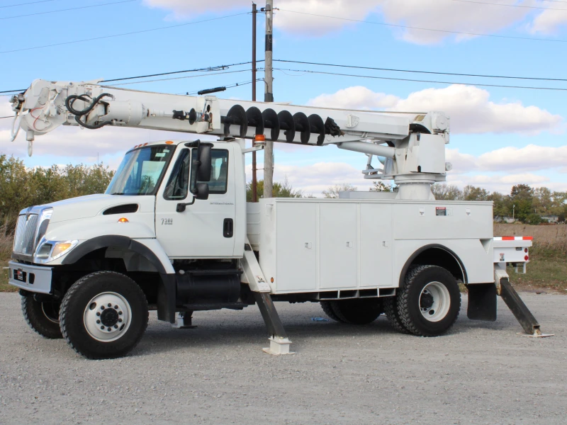 2007 INTERNATIONAL 7300 4x4 w/ALTEC DM47 TR DIGGER DERRICK