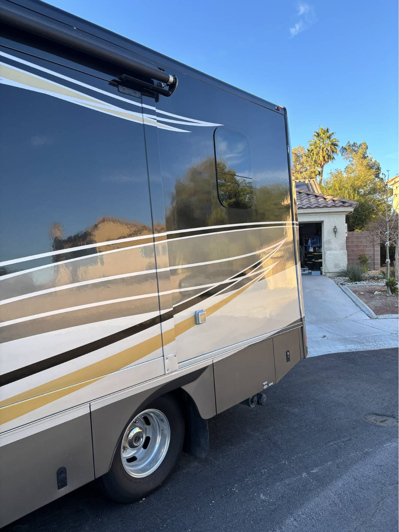A photo of this 2014 Renegade Villagio 25RBS