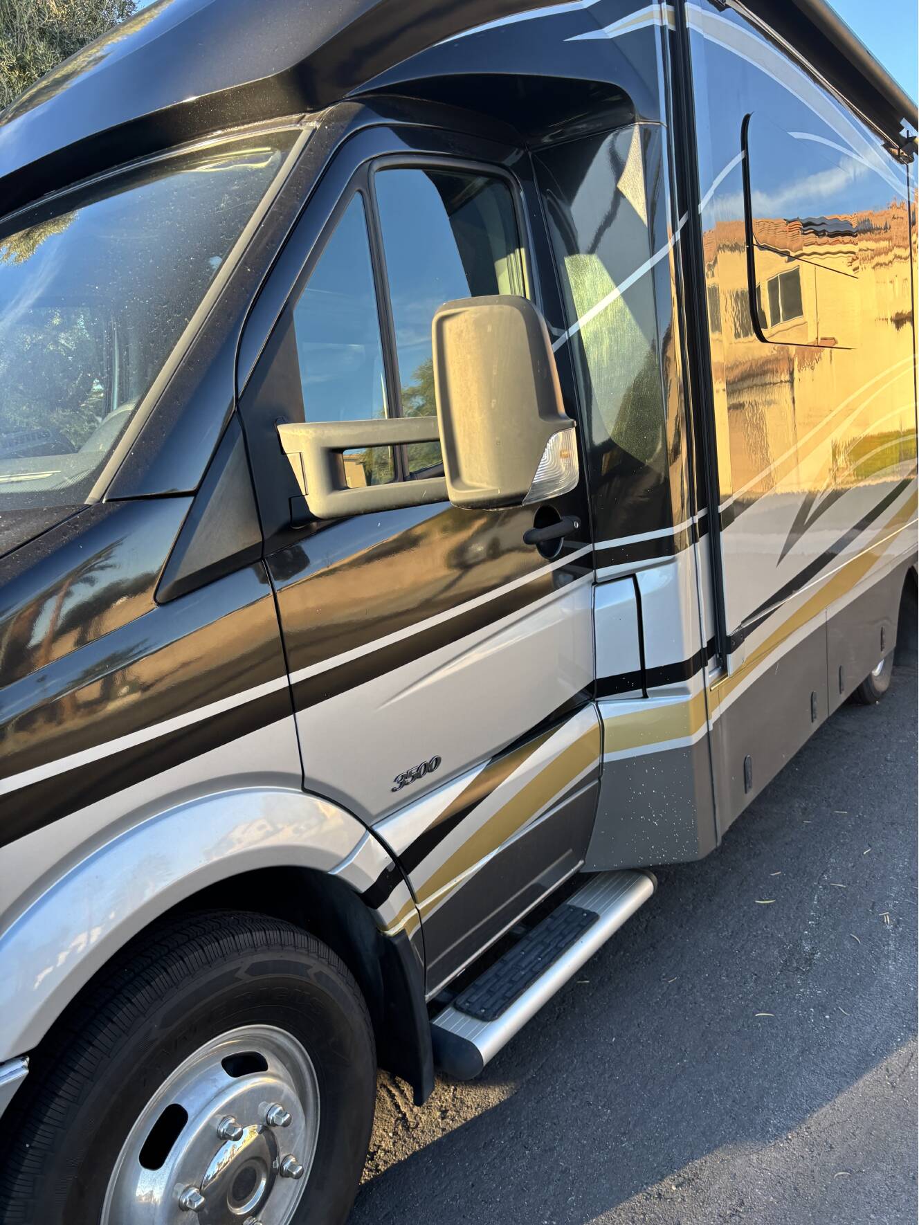 A photo of this 2014 Renegade Villagio 25RBS