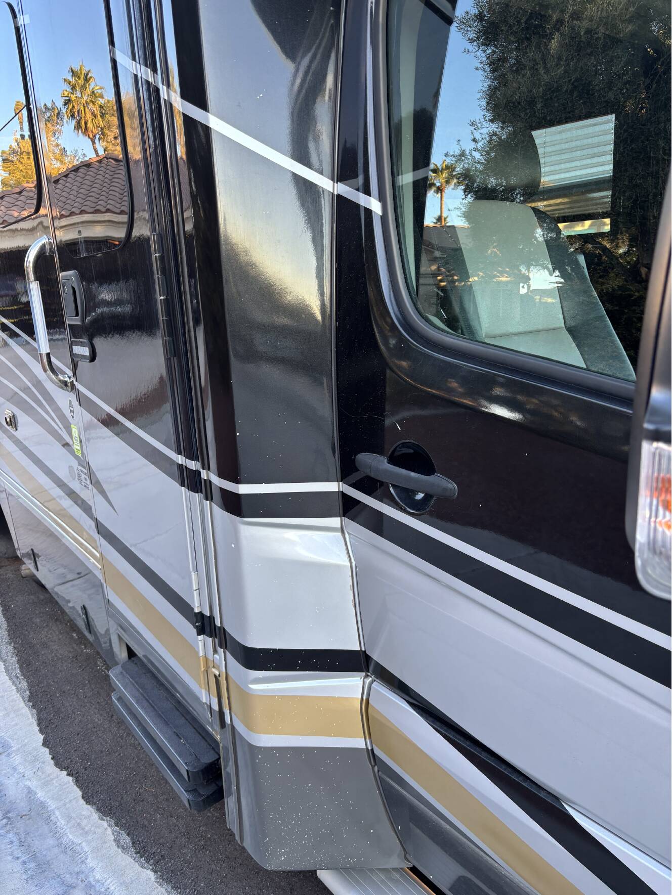 A photo of this 2014 Renegade Villagio 25RBS