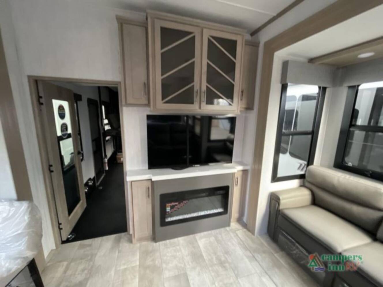 A photo of this 2024 Grand Design Momentum M-Class 414M