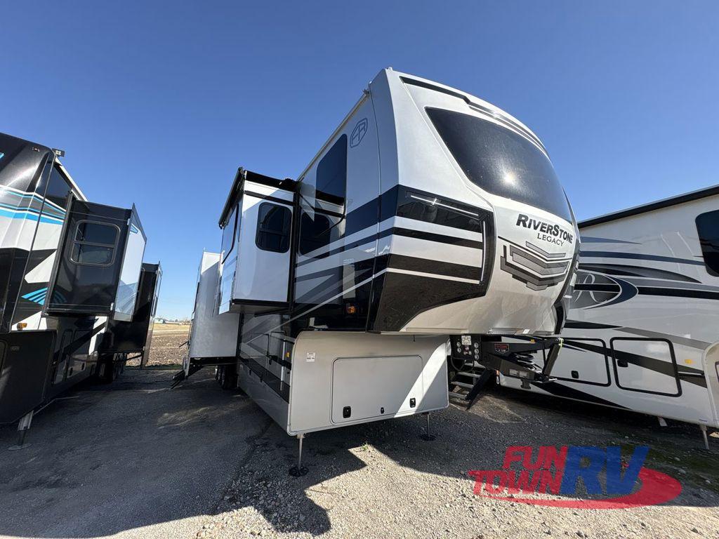 2026 Forest River Rv RiverStone Legacy 425FO in wharton TX