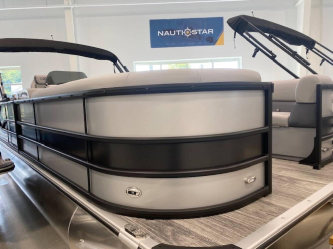A photo of this 2026 Bentley LEGACY 243 NAVIGATOR