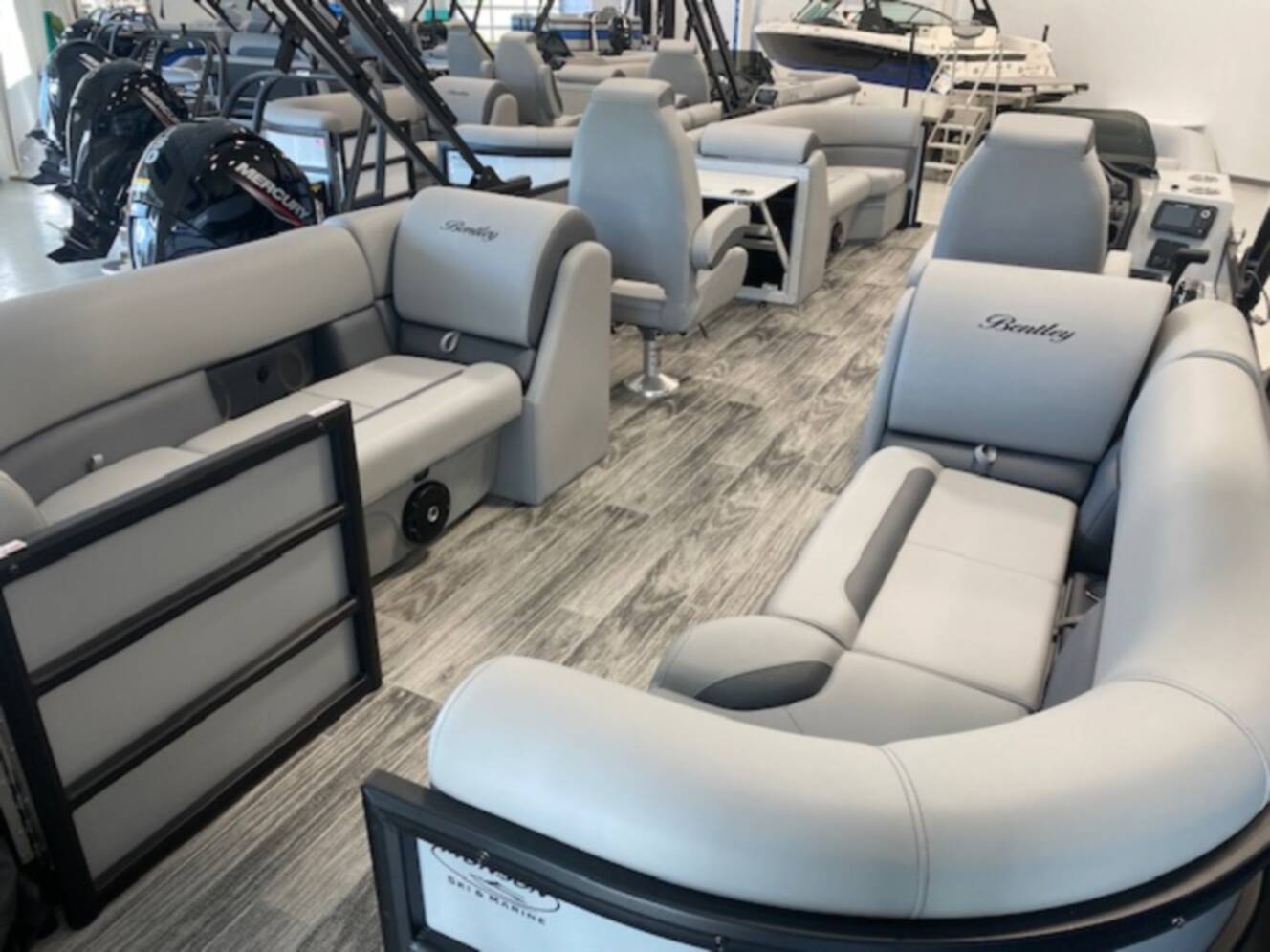 A photo of this 2026 Bentley LEGACY 243 NAVIGATOR