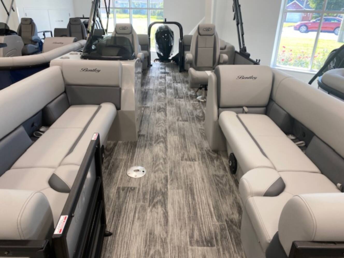 A photo of this 2026 Bentley LEGACY 243 NAVIGATOR