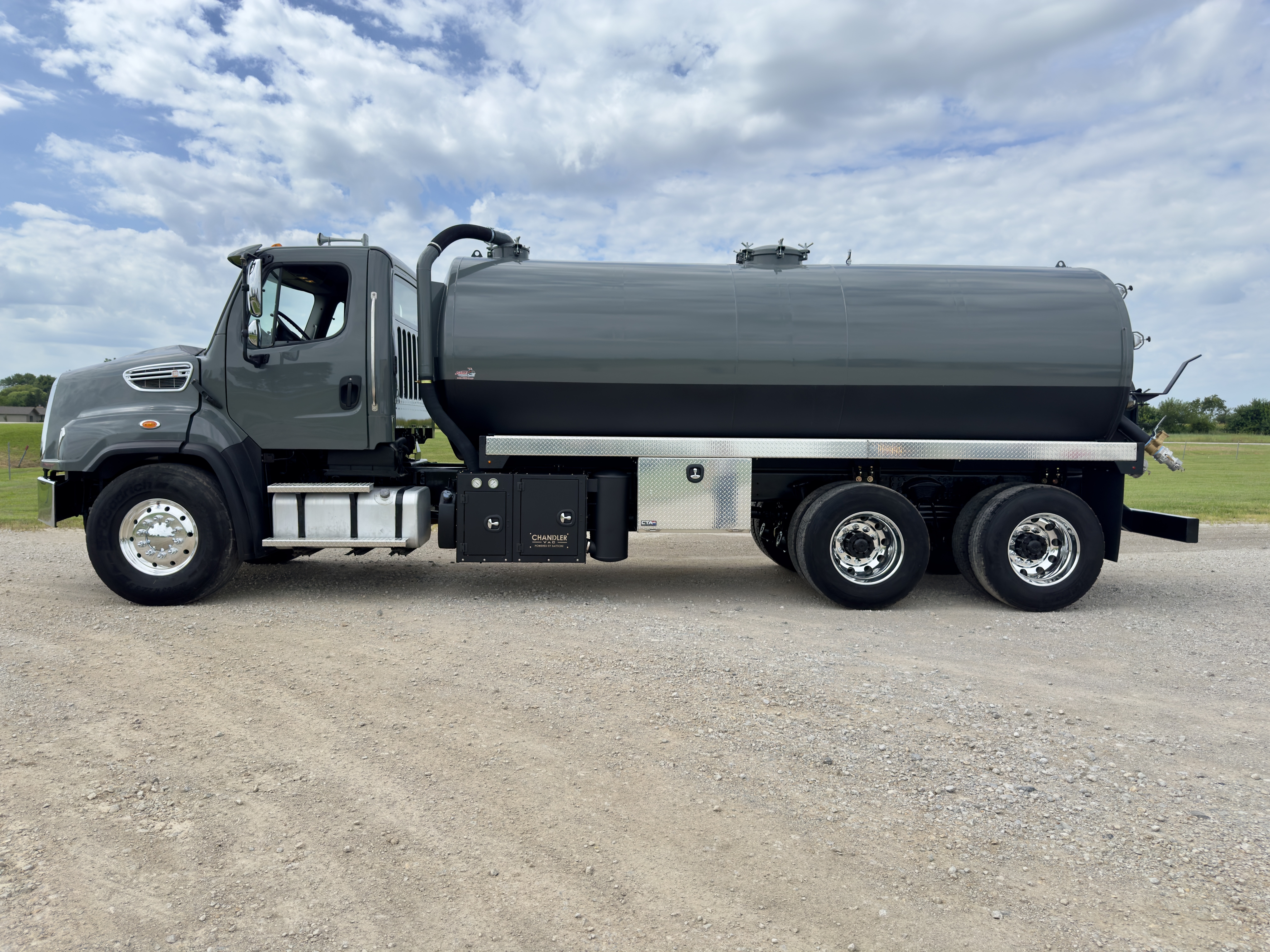 2018 FREIGHTLINER 114 SD in Parsons, KS