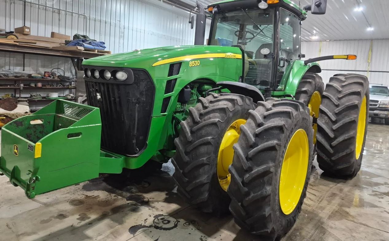 2009 JOHN DEERE 8530 in Wesley, IA