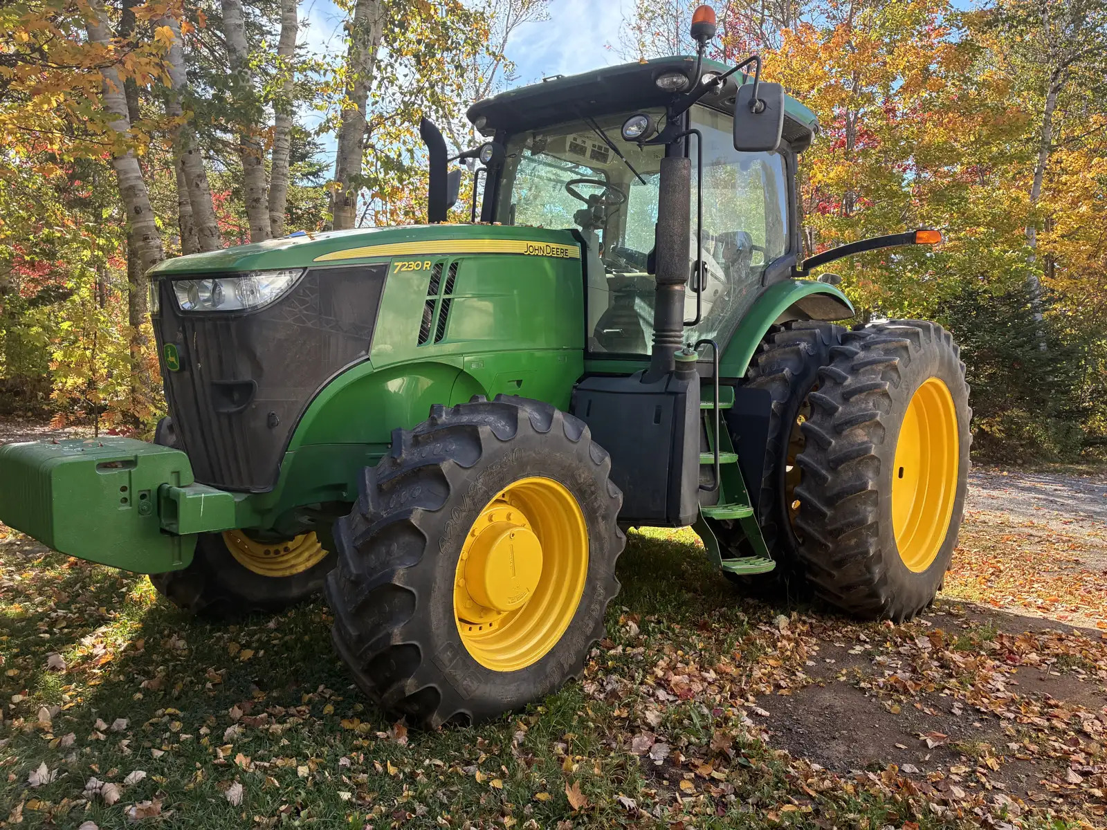 2012 JOHN DEERE 7320R in Stan Hope Canada, CA