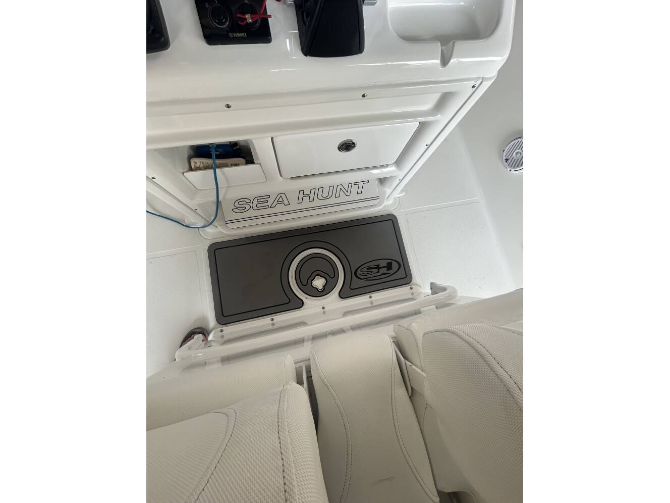 A photo of this 2019 Sea Hunt Gamefish 27 Forward Seating